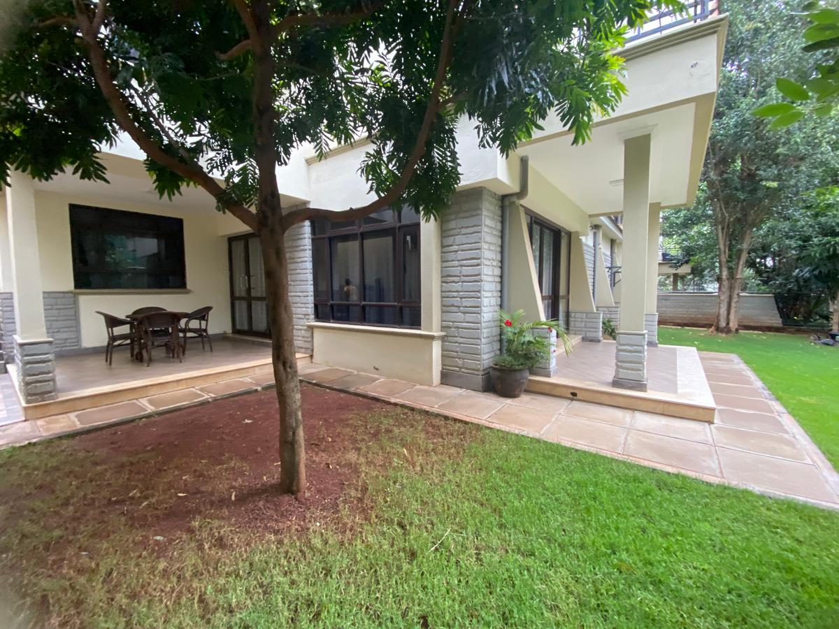 5 Bed Townhouse with En Suite in Lavington - 2