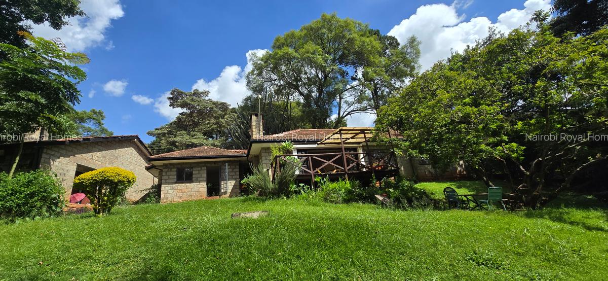 4 Bed House with En Suite at Lavington Green - 1