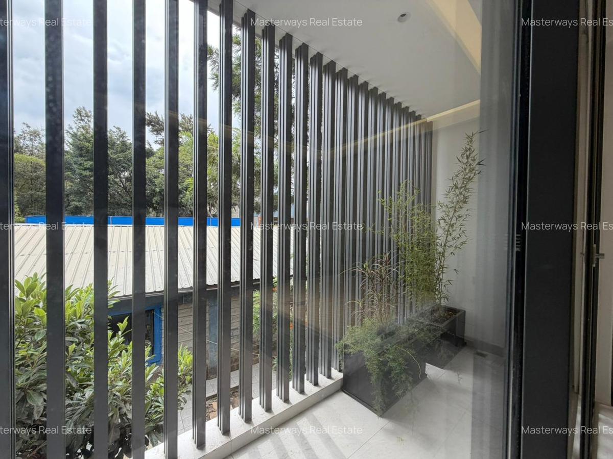 5 Bed Villa with En Suite in Lavington - 9