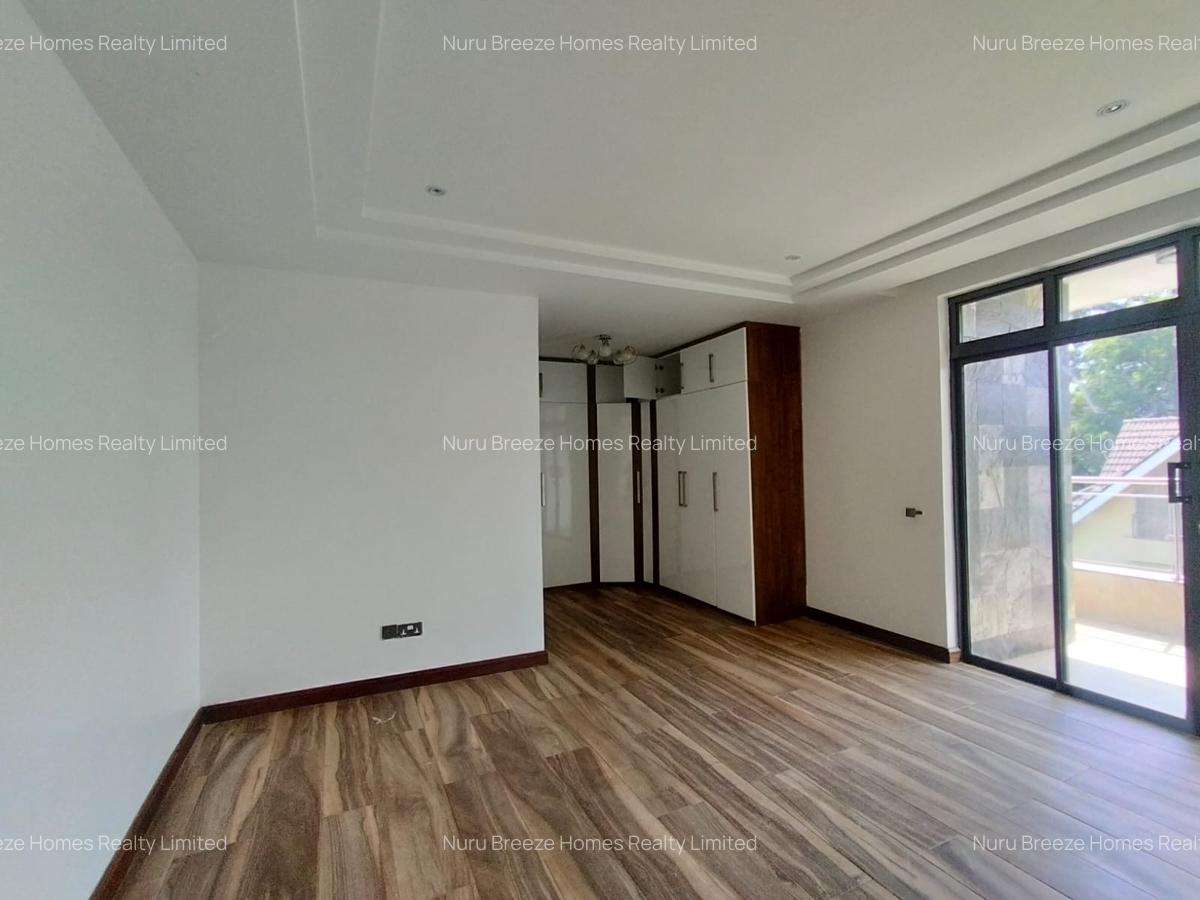 5 Bed Townhouse with En Suite in Lavington - 7