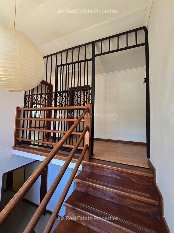 5 Bed Townhouse with En Suite in Runda - 15