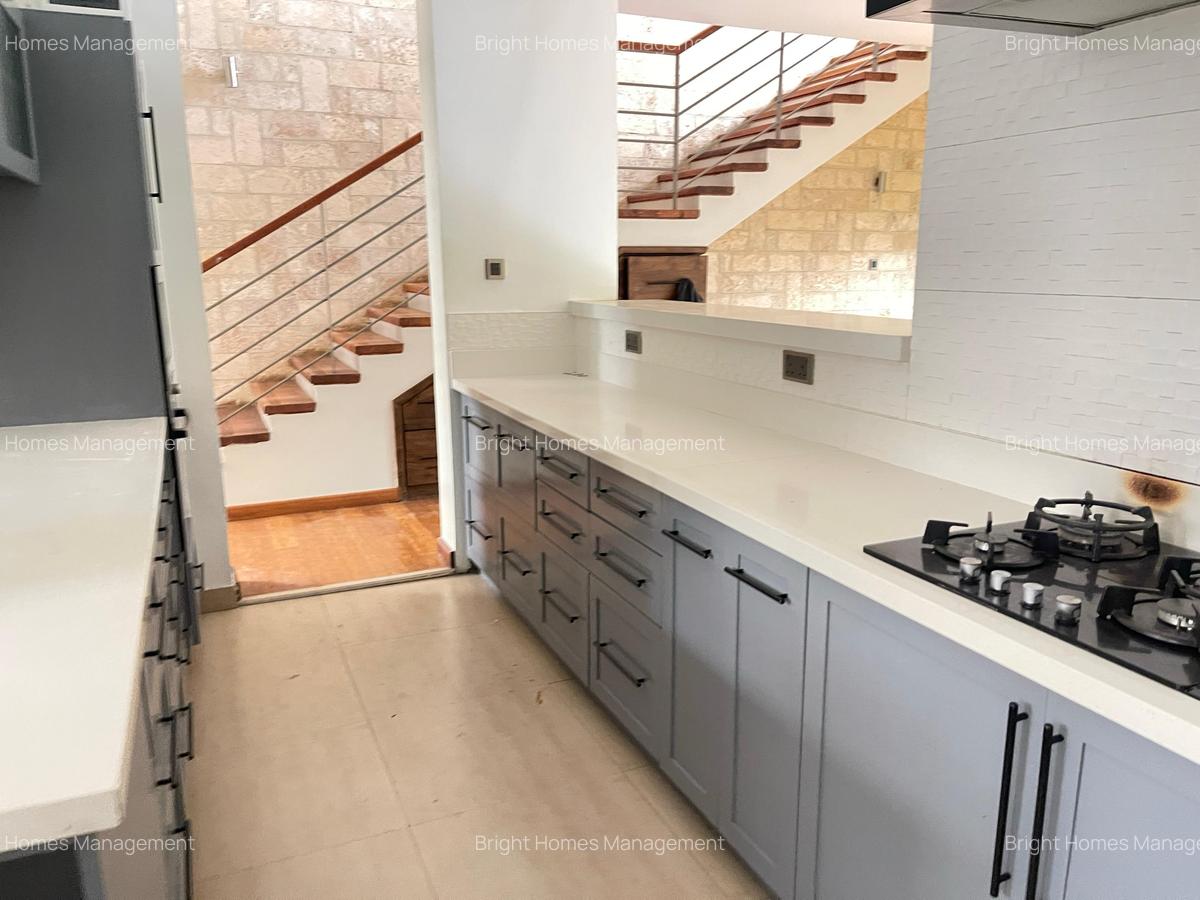 4 Bed Townhouse with En Suite in Kileleshwa - 14