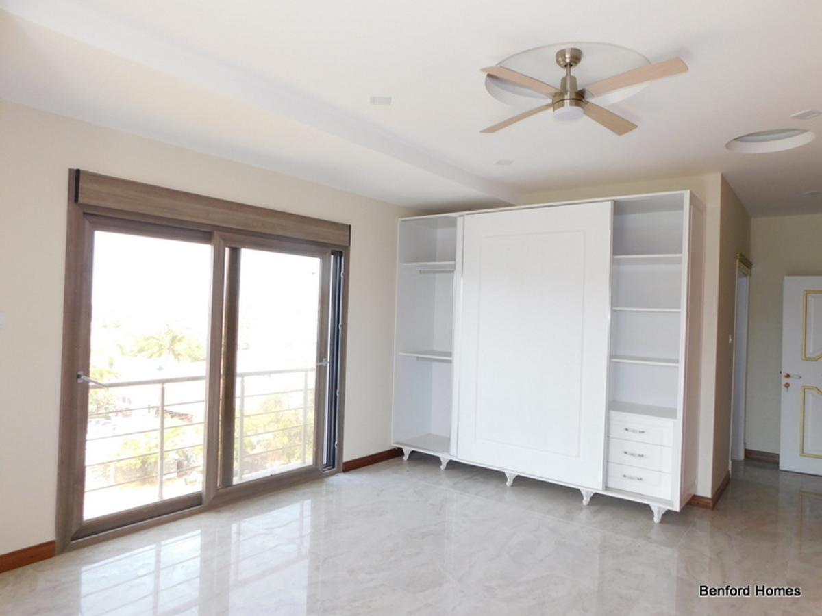 2 Bed Apartment with En Suite in Nyali Area - 10