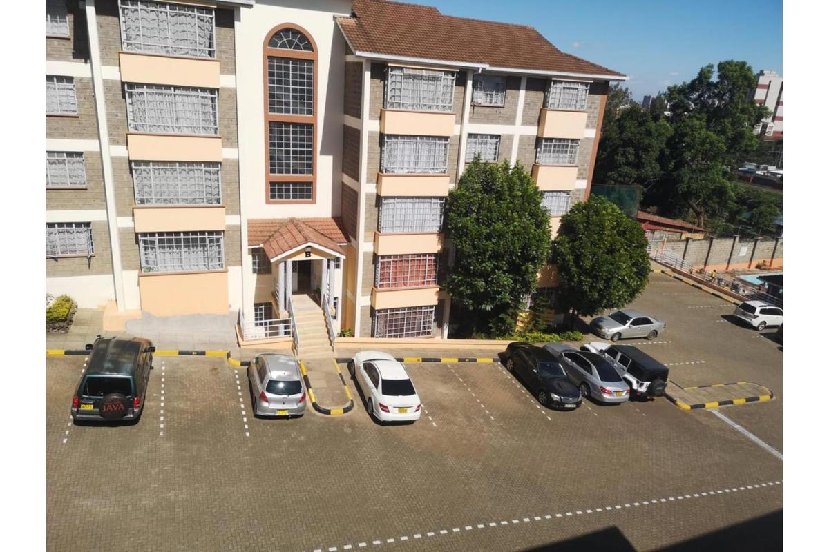 3 Bed Apartment with En Suite in Upper Hill - 8