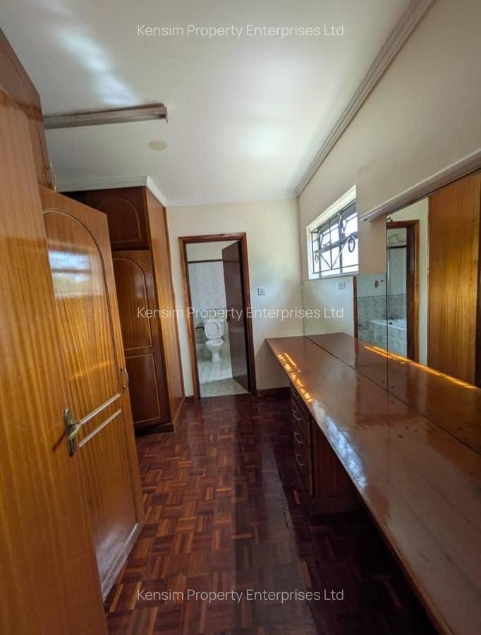 4 Bed Townhouse with En Suite in Spring Valley - 17