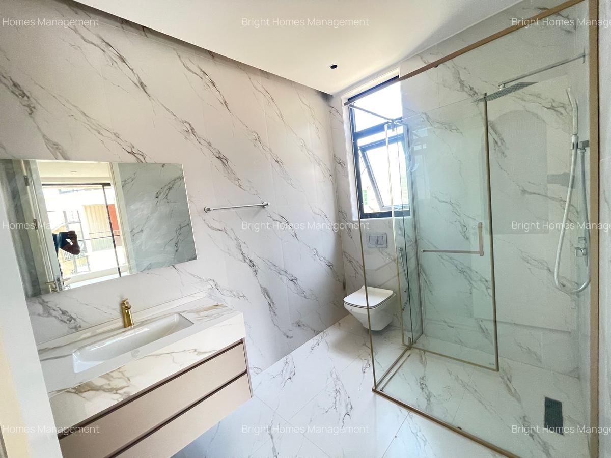 5 Bed Townhouse with En Suite in Lavington - 11