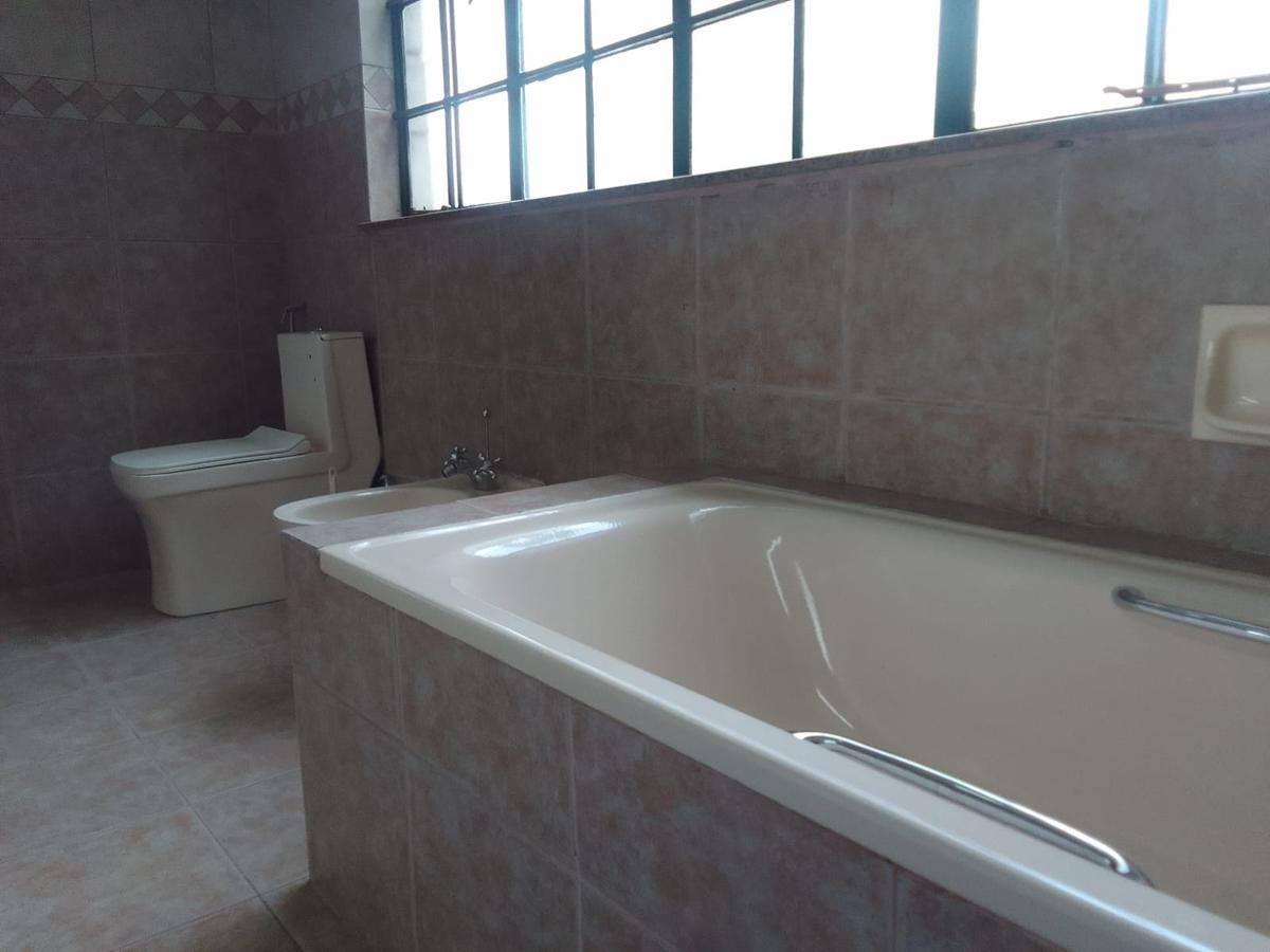 4 Bed Townhouse with En Suite in Westlands Area - 10