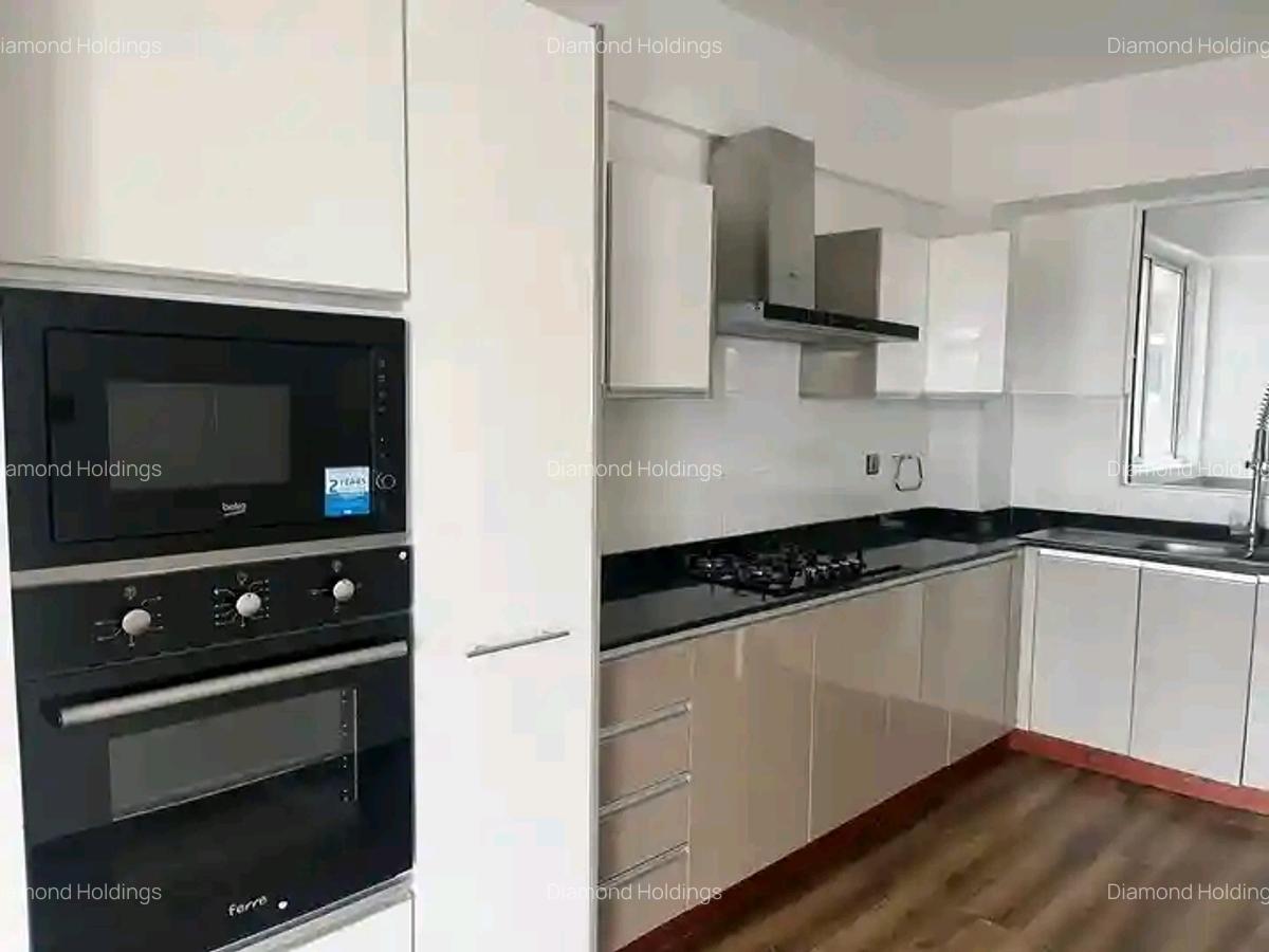 3 Bed Apartment with En Suite at Parklands - 1