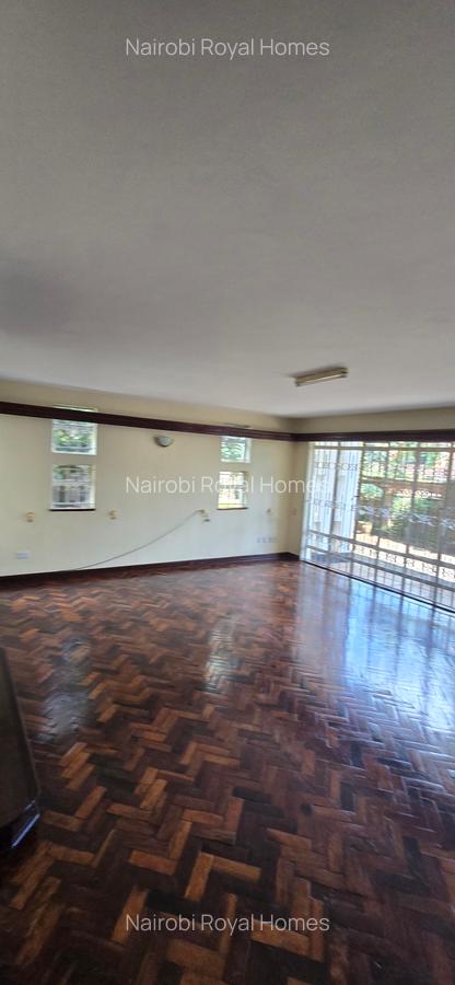 5 Bed Townhouse with En Suite at Lavington Off Convent Drive - 11