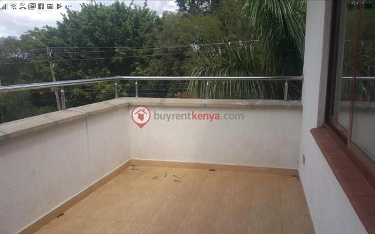 5 Bed Townhouse with En Suite at Lavington - 20