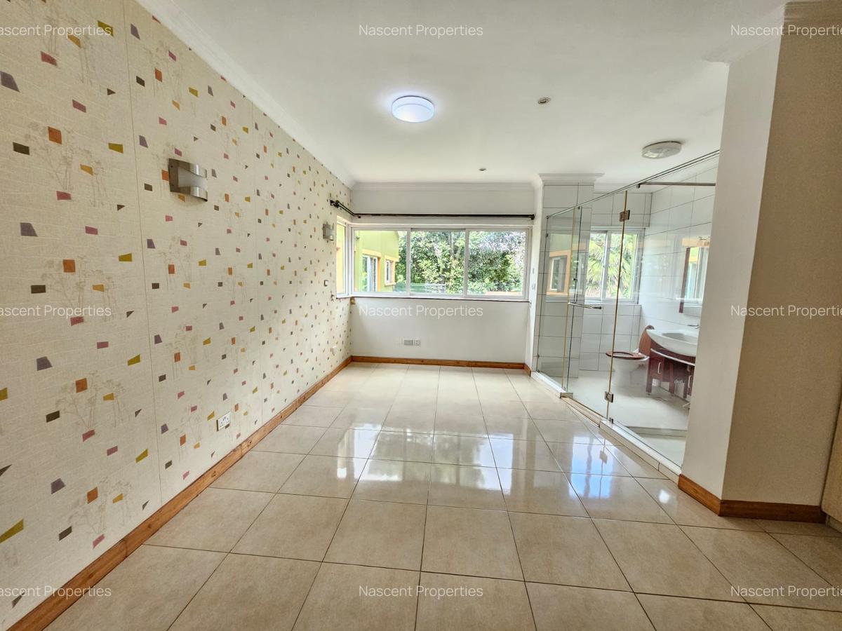4 Bed Townhouse with En Suite in Riverside - 8