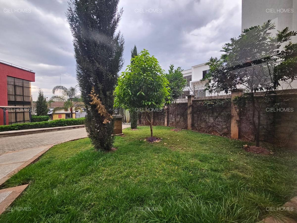 5 Bed Villa with En Suite in Lavington - 19