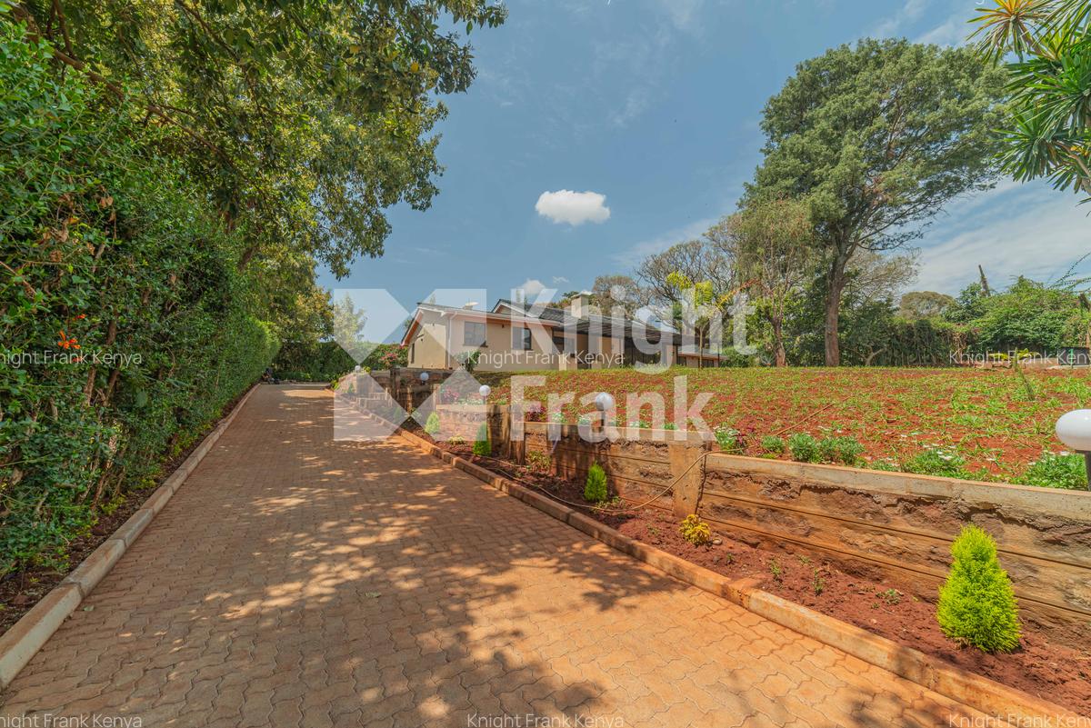 4 Bed House with En Suite at Loresho Crescent - 1