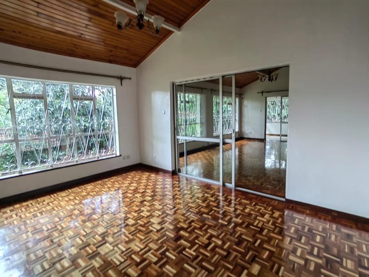4 Bed Townhouse with Swimming Pool in Riverside - 6