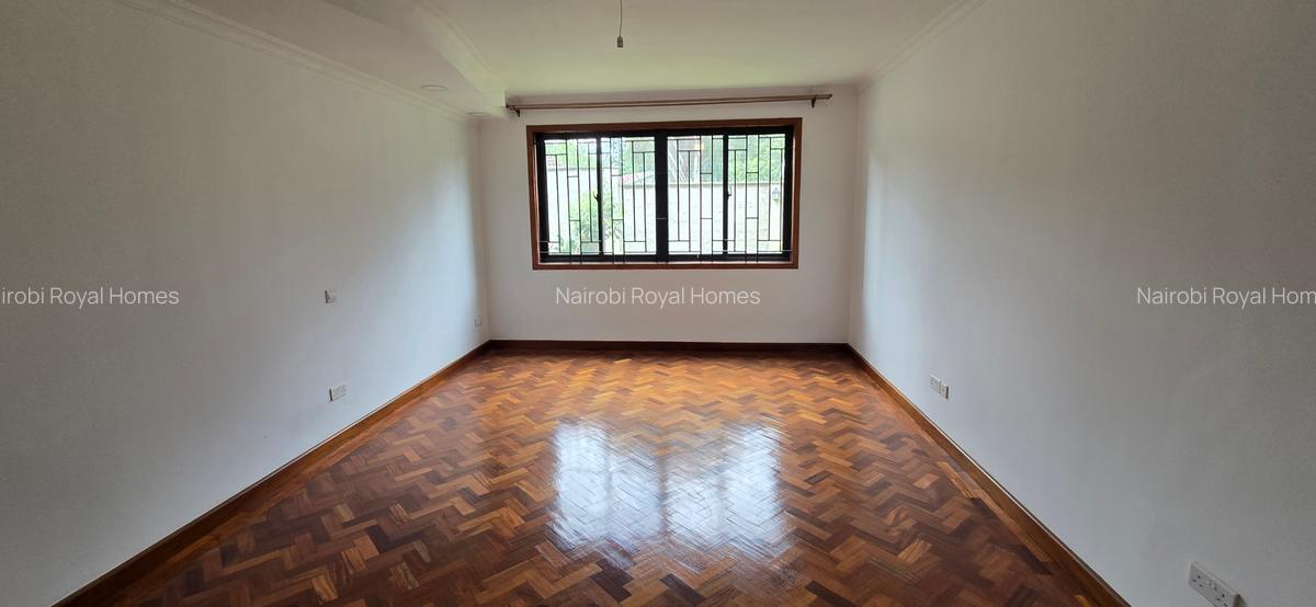 6 Bed Townhouse with En Suite at Lavington Green - 15