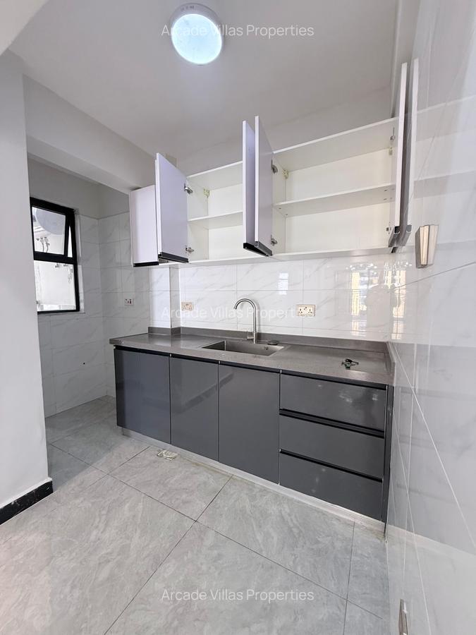 2 Bed Apartment with En Suite in Kileleshwa - 4