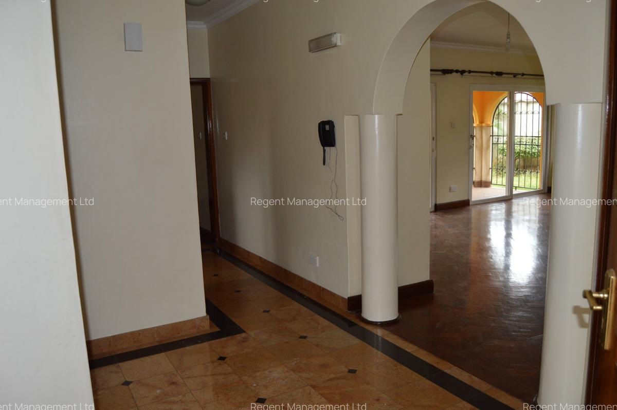 4 Bed Townhouse with En Suite at Palm Spring Gardens - 3