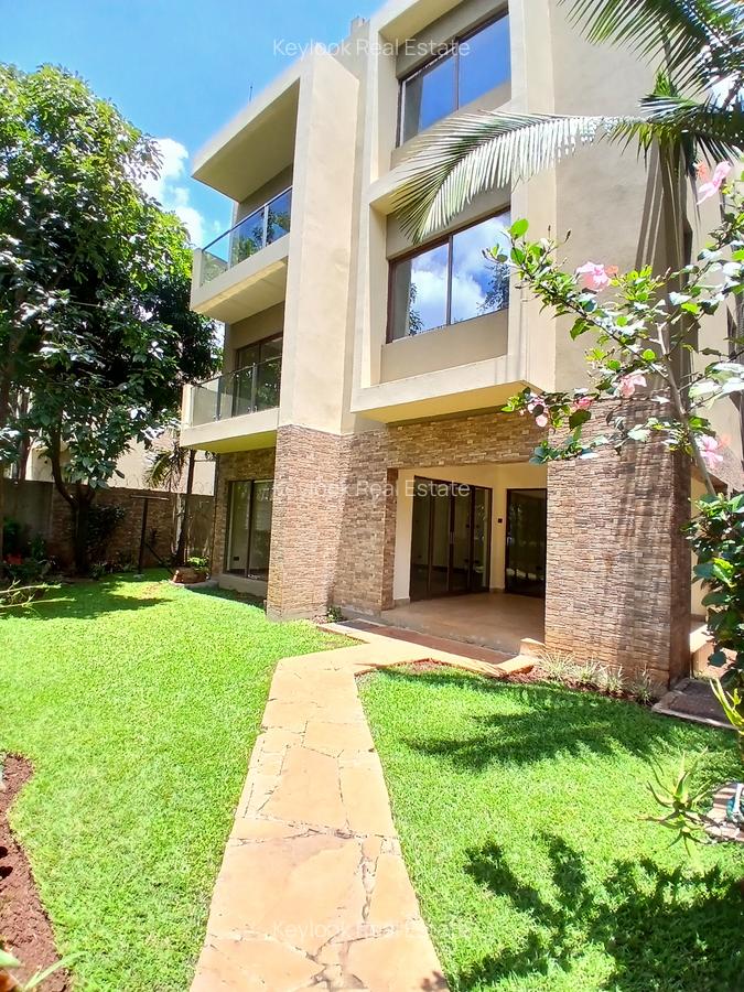 5 Bed Townhouse with En Suite at Lavington Green - 3