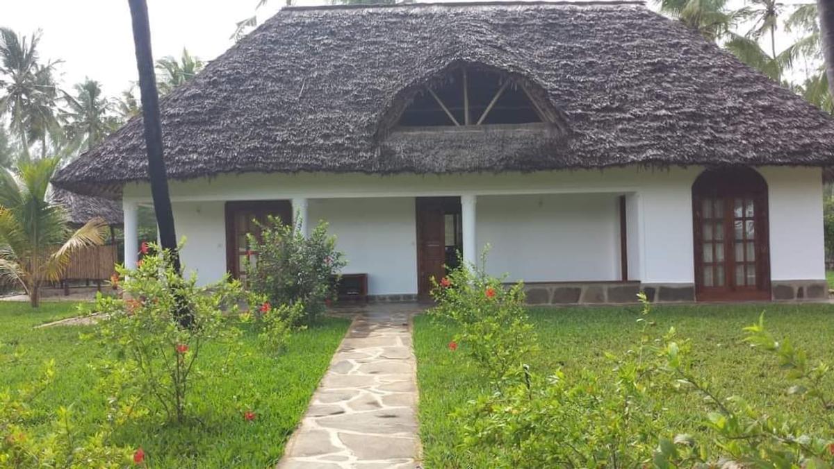 3 Bed Villa with En Suite at Watamu - 10