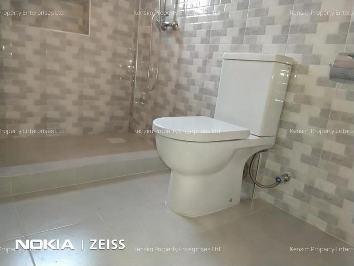 4 Bed Townhouse with En Suite in Lavington - 11