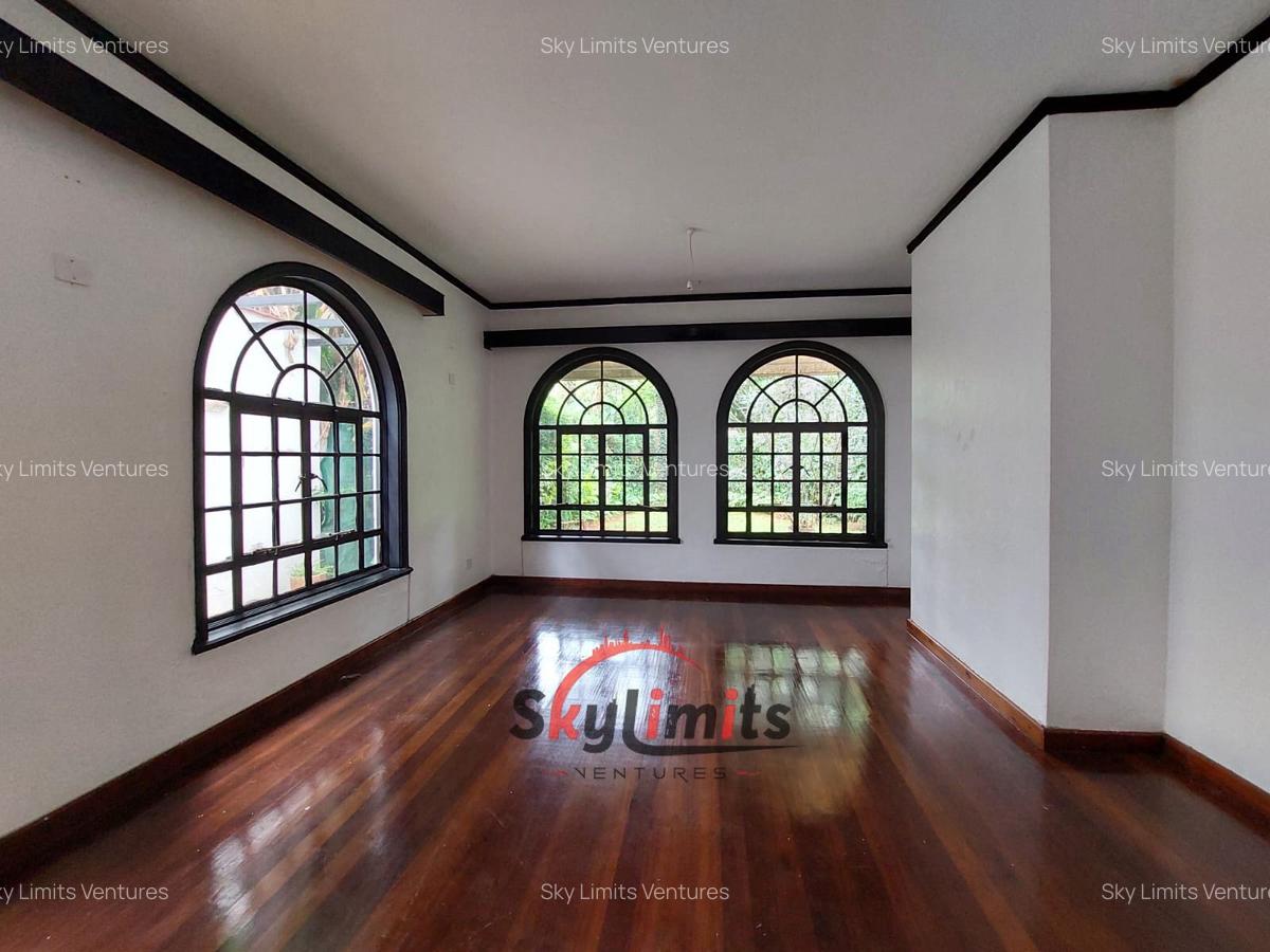 4 Bed Townhouse with En Suite in Riverside - 6