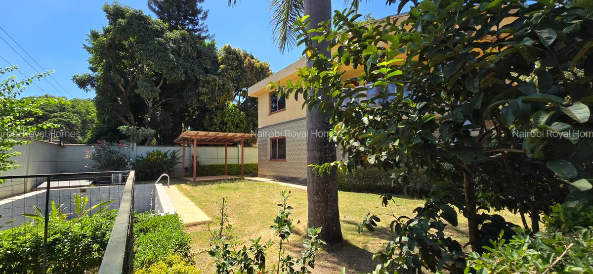5 Bed Townhouse with En Suite at Lavington Green - 19