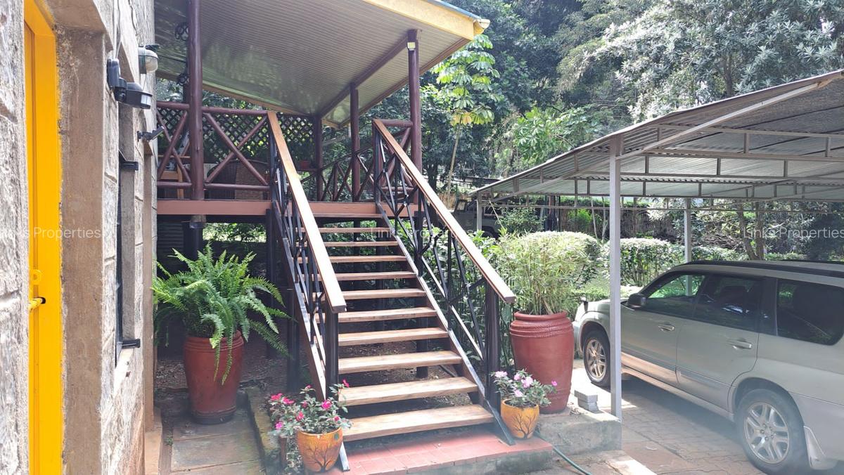 3 Bed House with En Suite at Hardy Area - 3