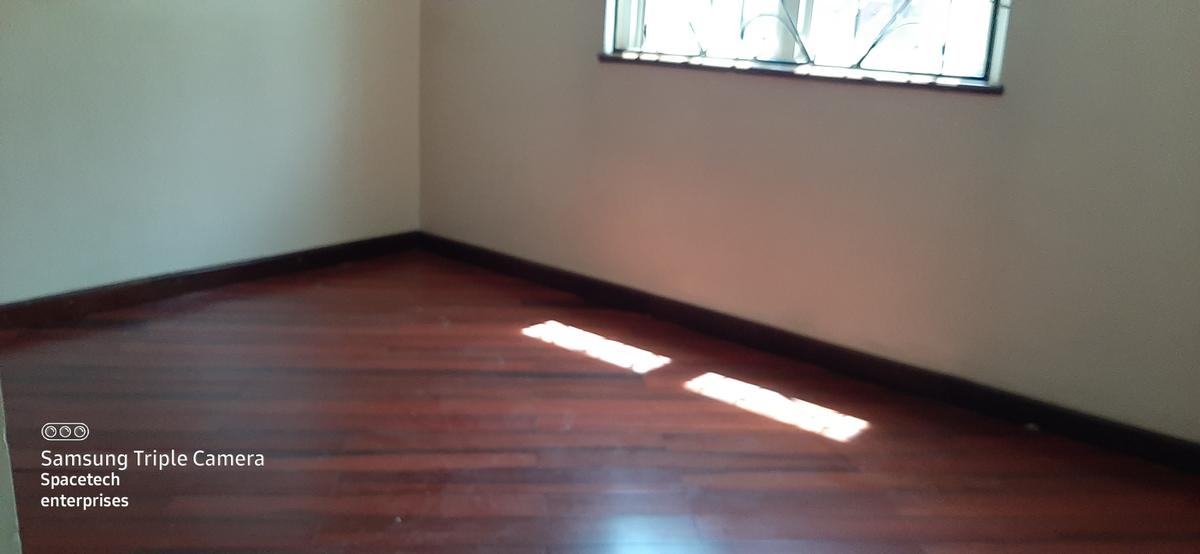 5 Bed Townhouse with En Suite in Lavington - 14