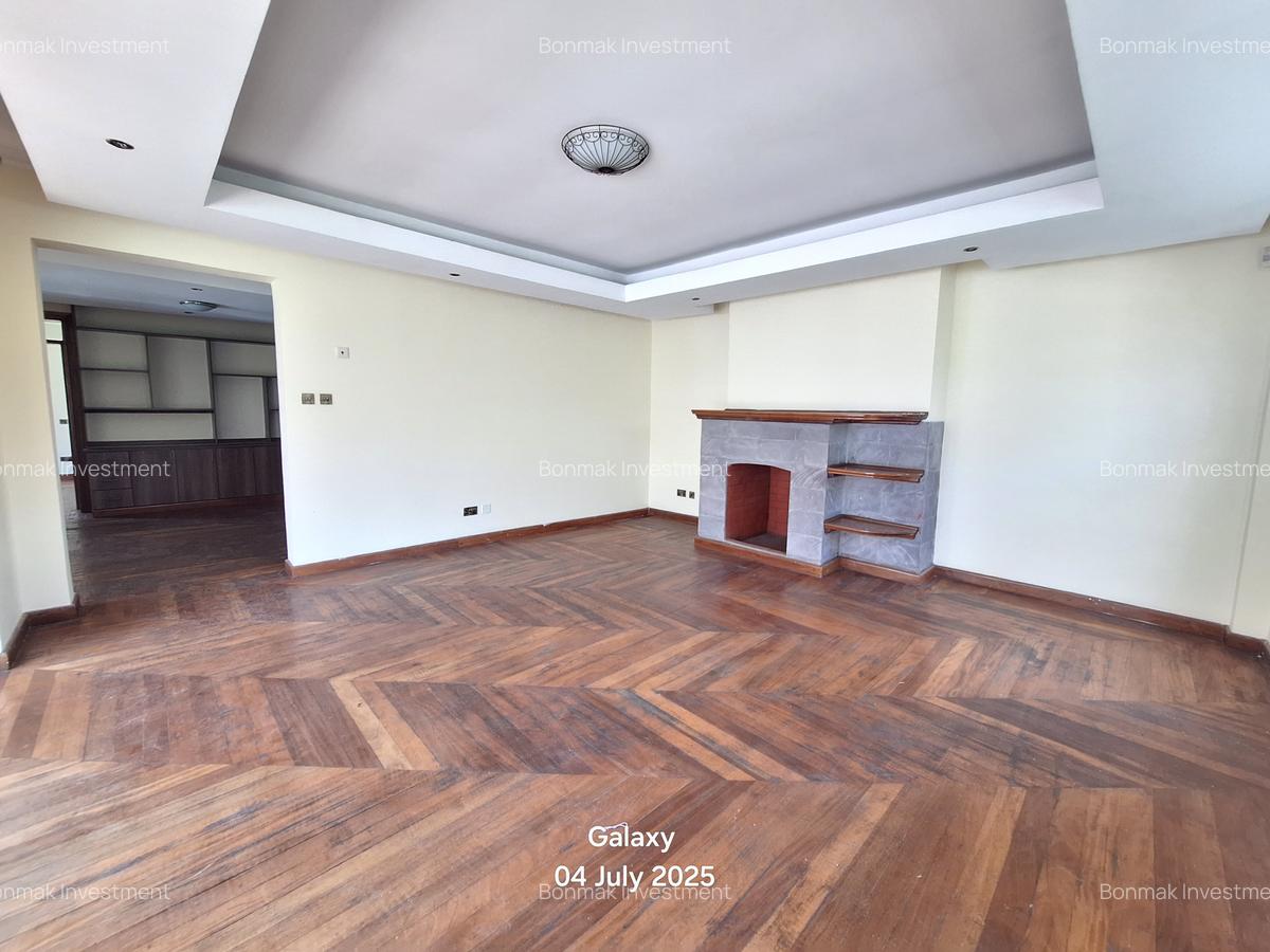 5 Bed Townhouse with En Suite at Convent Drive - 3