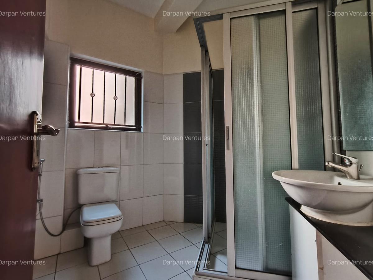 4 Bed Apartment with En Suite in Brookside - 4