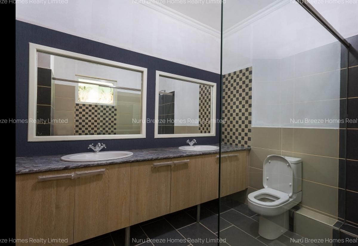 3 Bed Apartment with En Suite in Riverside - 14