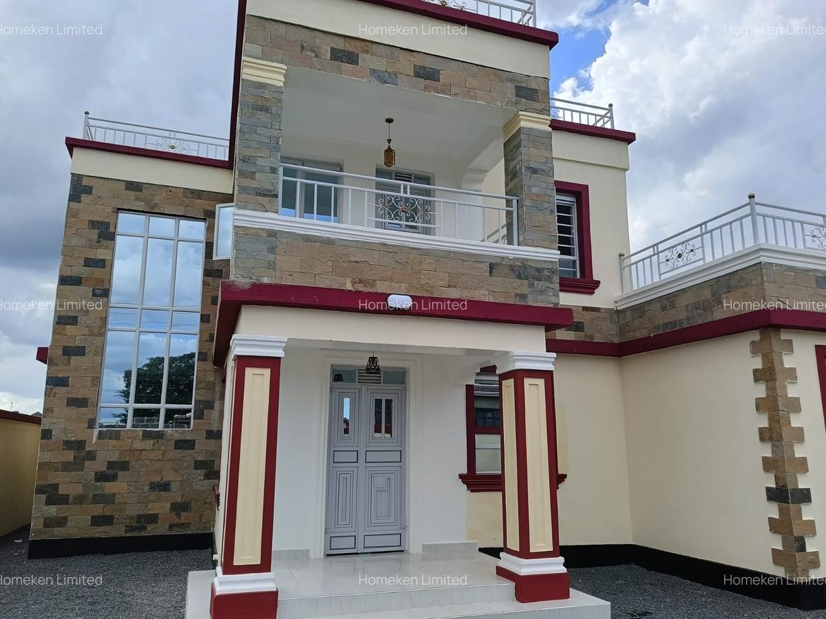 4 Bed House with En Suite at Luxurious 4 Bedrooms Maisonette - 4