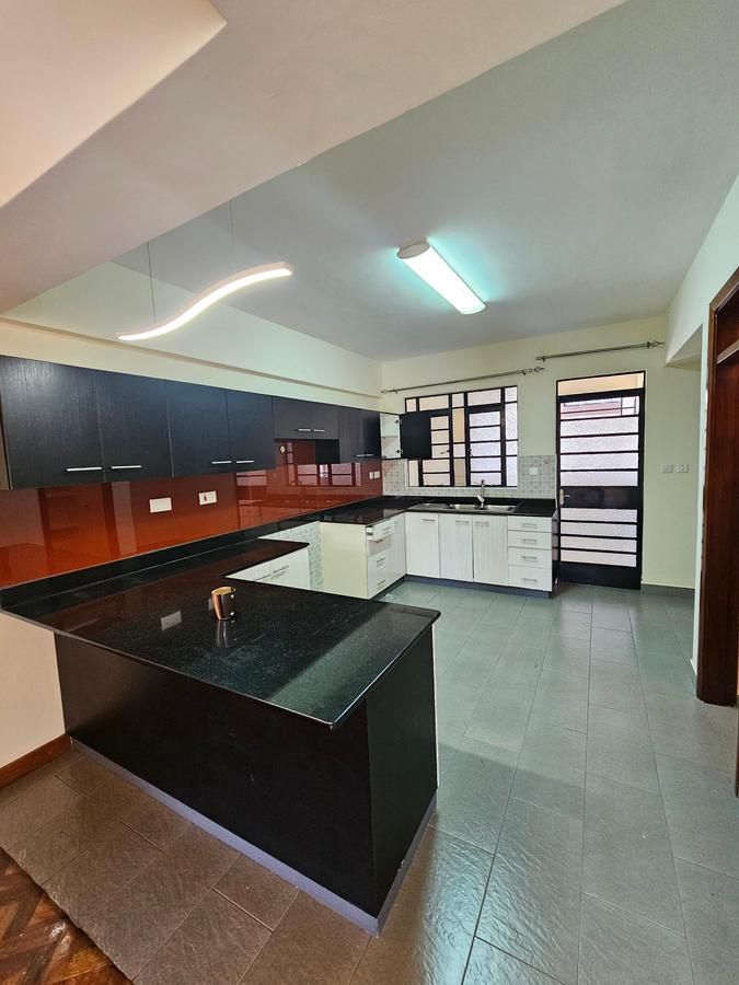 3 Bed Apartment with En Suite at Kilimani - 15