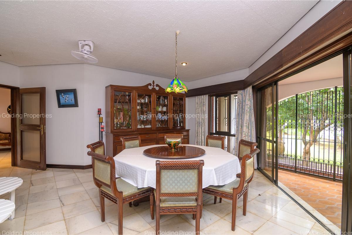 5 Bed House with En Suite in Nyali Area - 7