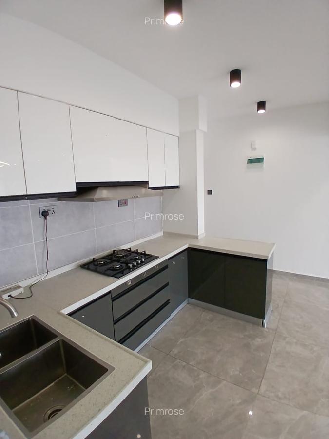 2 Bed Apartment with En Suite in Lavington - 2