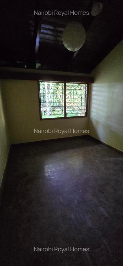 4 Bed House with En Suite at Lakeview Avenue - 10