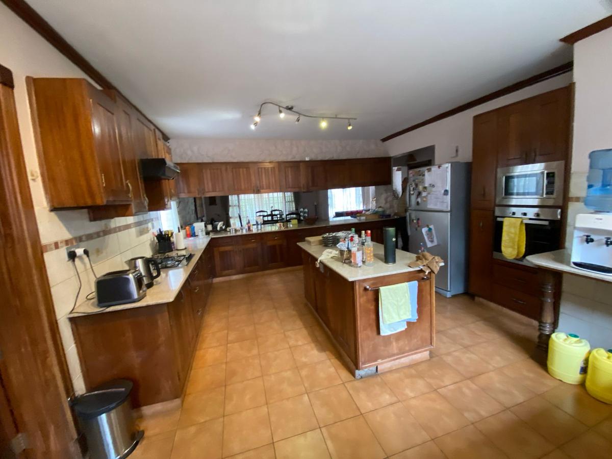 4 Bed House with En Suite in Spring Valley - 13