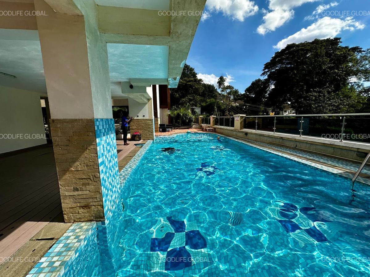 4 Bed Apartment with En Suite at Riverside - 2