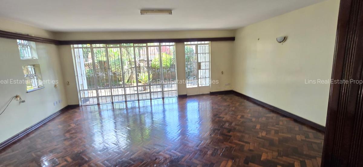 4 Bed Townhouse with En Suite in Lavington - 10