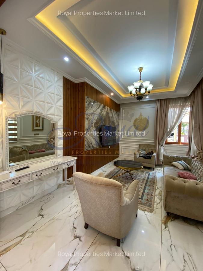 6 Bed House with En Suite in Lavington - 3
