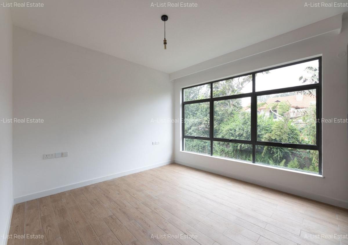 4 Bed Townhouse with En Suite at Two Rivers - 10