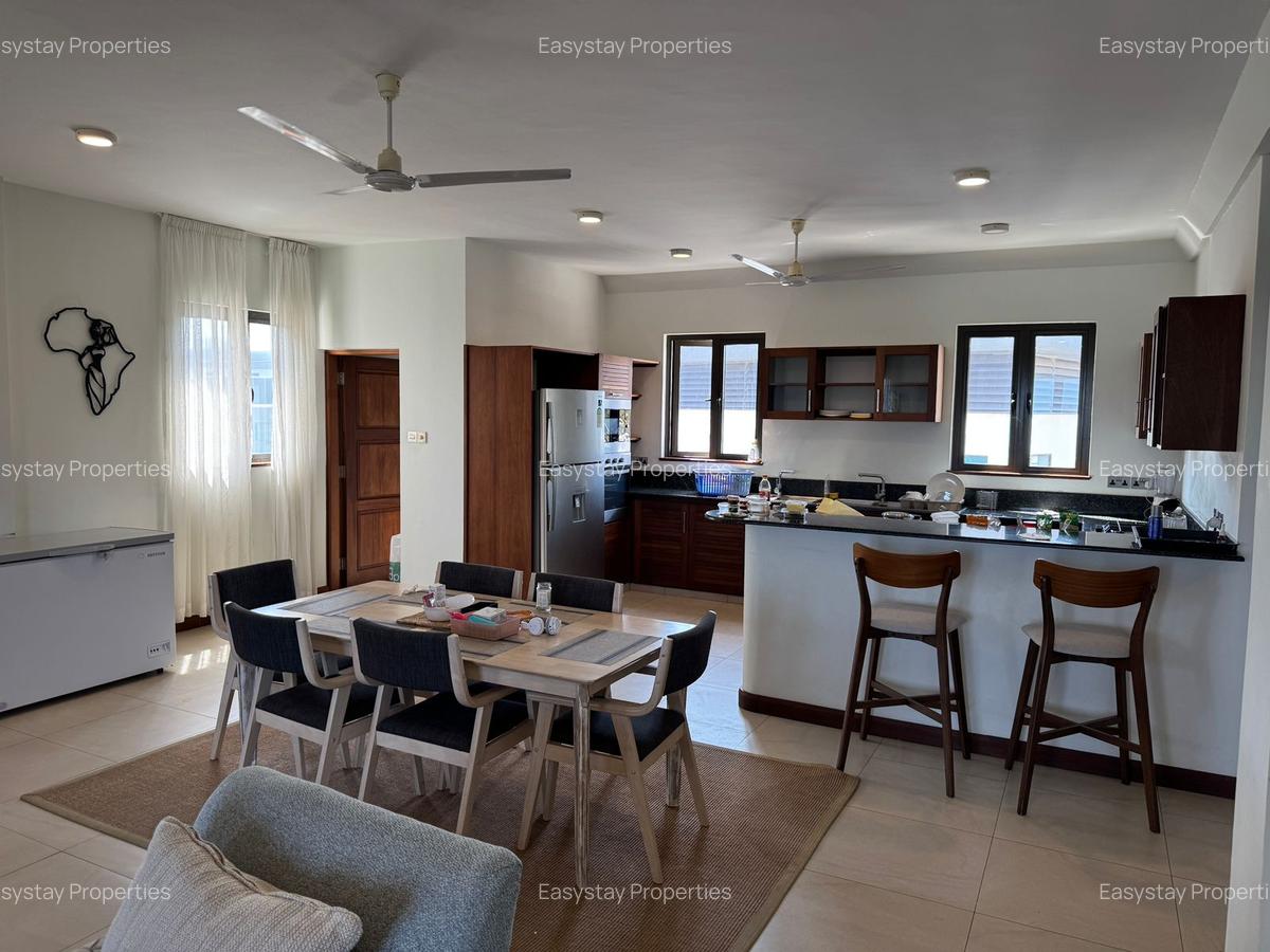 2 Bed Apartment with En Suite in Nyali Area - 12