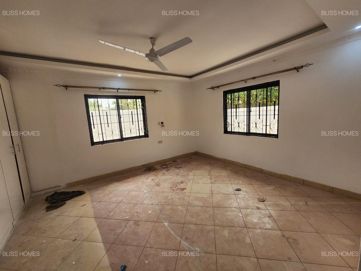 3 Bed House with En Suite at Majaoni - 9