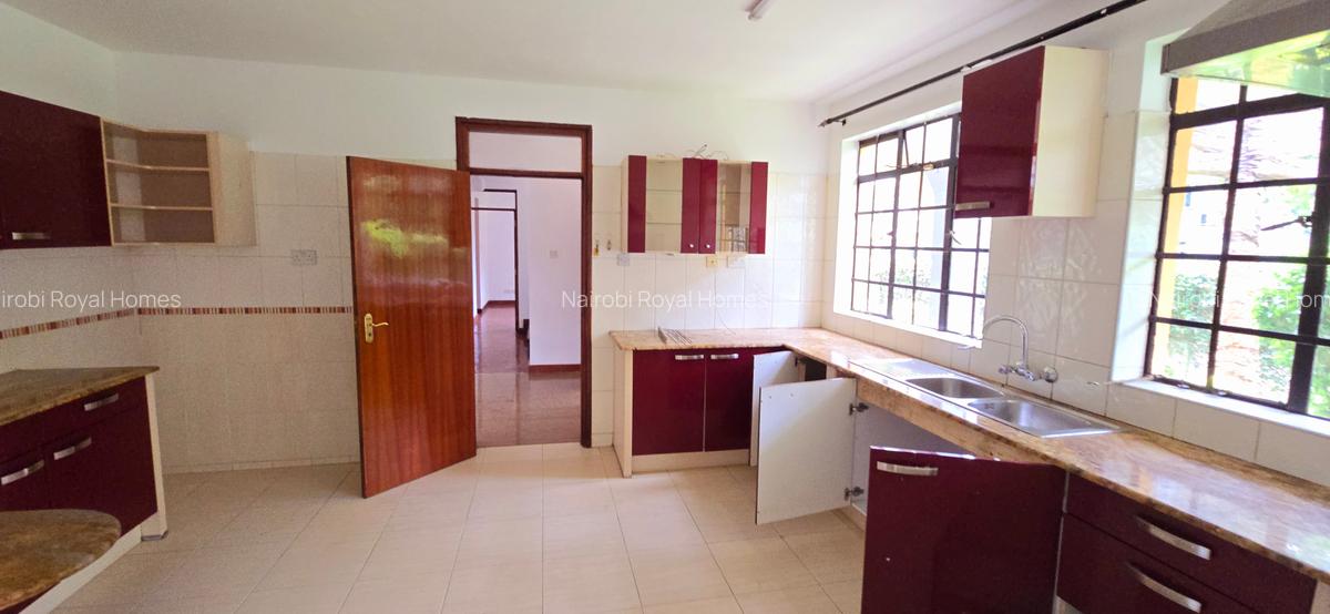 4 Bed Townhouse with En Suite at Lavington Green - 10