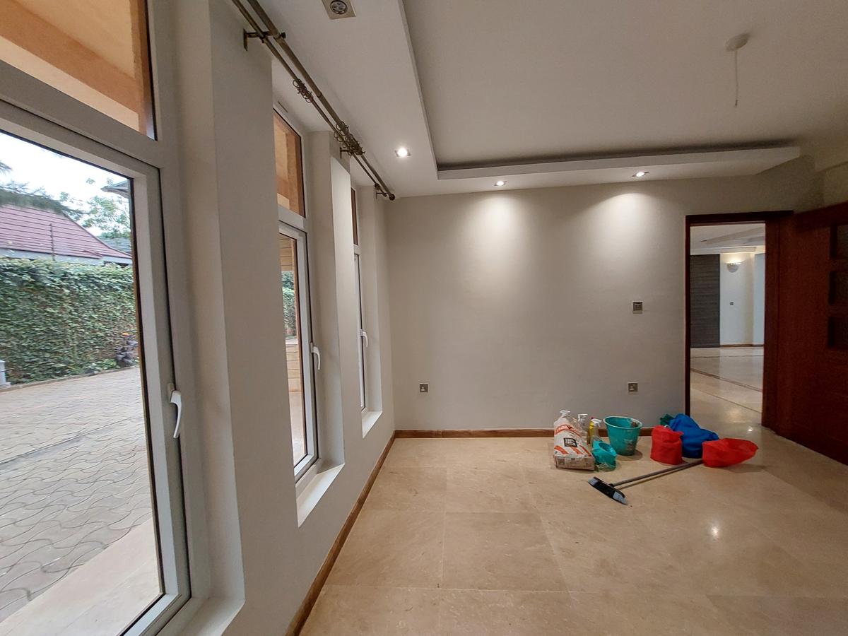 5 Bed Townhouse with En Suite at Convent Drive - 12