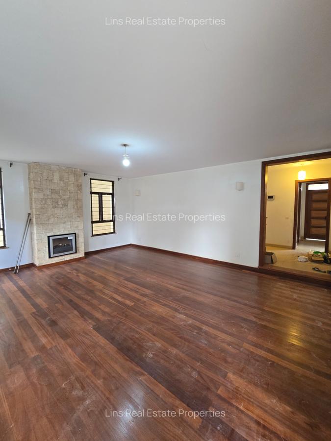 5 Bed Townhouse with En Suite in Lavington - 4