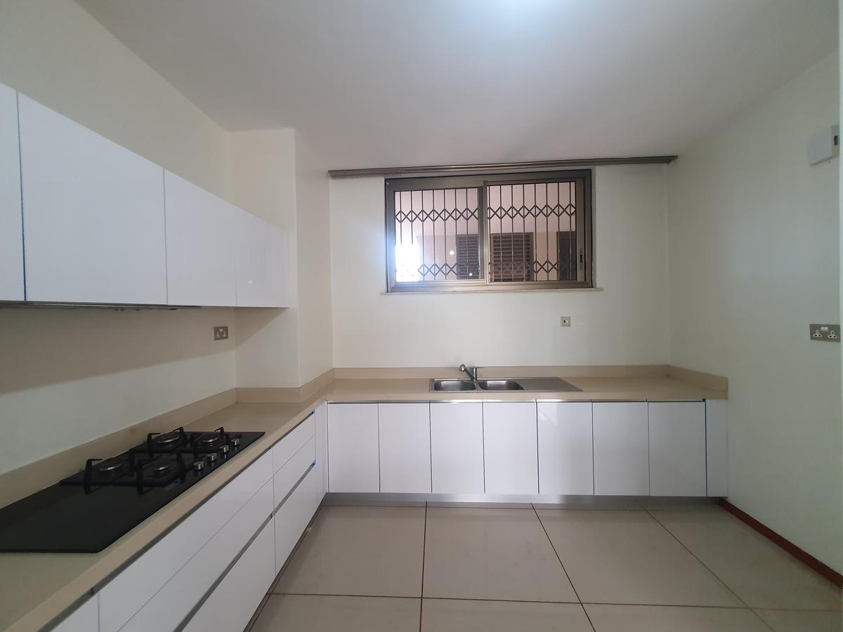 3 Bed Apartment with En Suite at 6Th Parklands Avenue - 6