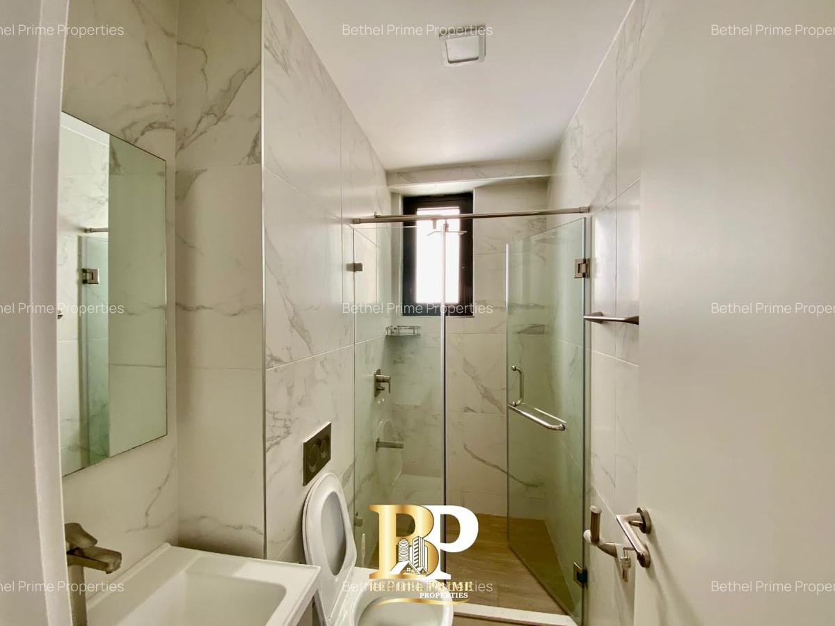 3 Bed Apartment with En Suite in Riverside - 12