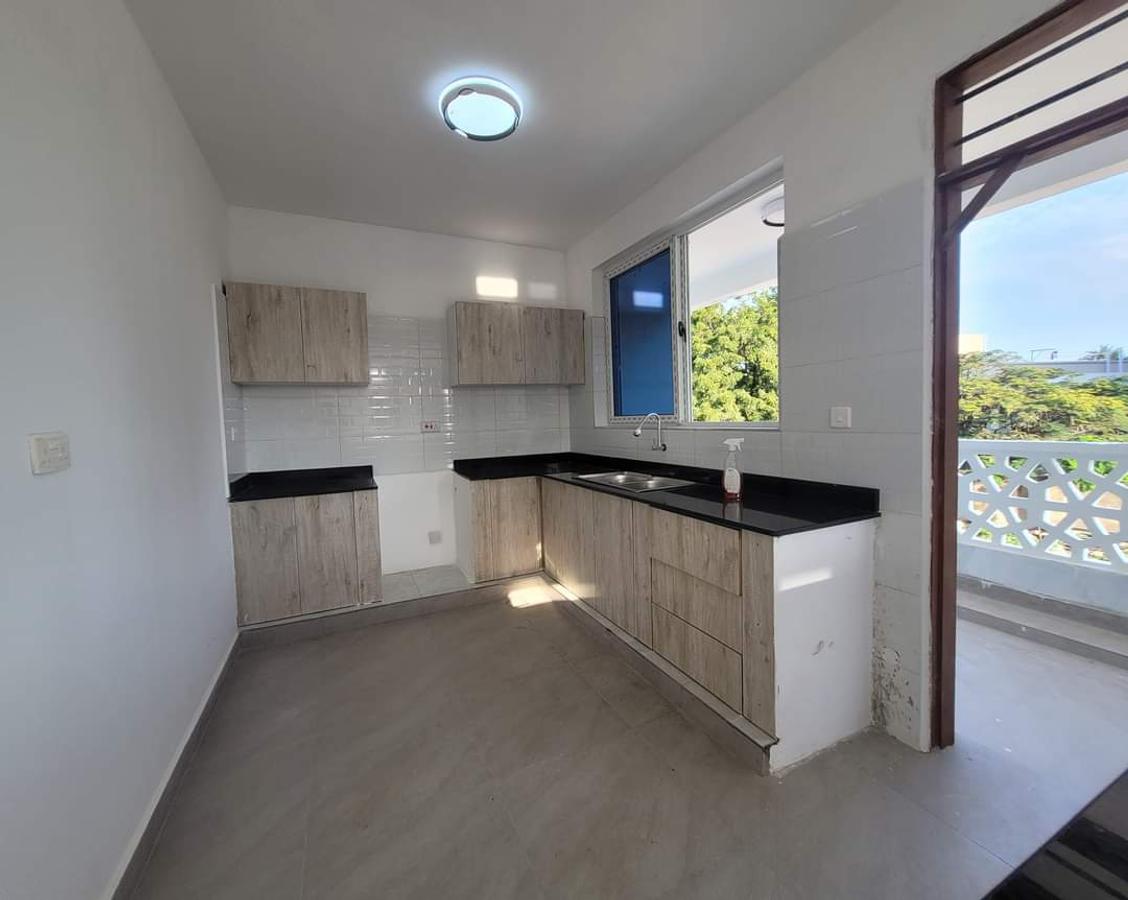 3 Bed Apartment with En Suite at Lakers Road - 9