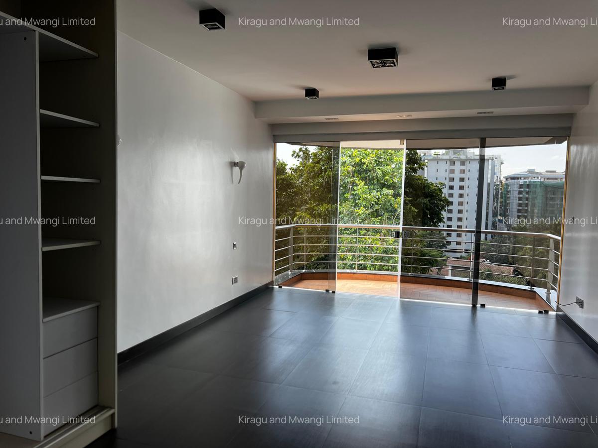 3 Bed House with En Suite at Riverside Pearl - 9